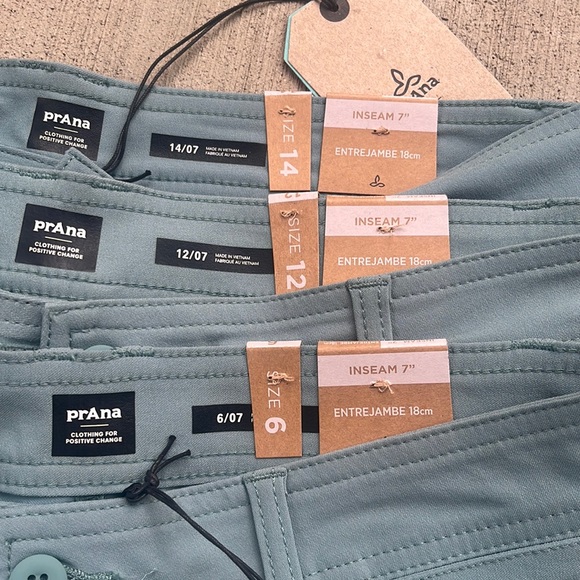 Prana Halle short 7” inseam Shoreline Blue womens size 14 Only left NWT - Picture 7 of 7